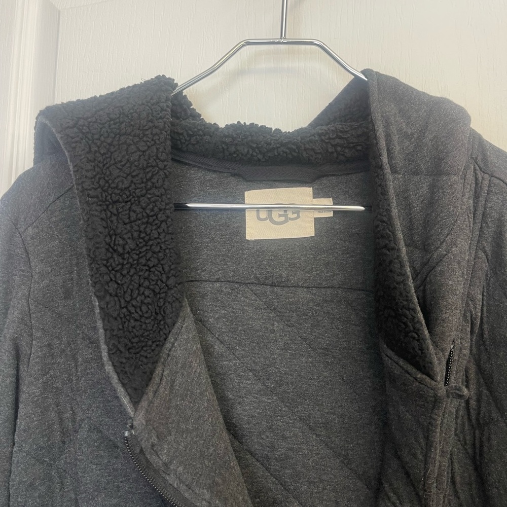 UGG Cozy Gray Quilted Women’s  Jacket Size Small - Picture 3 of 5